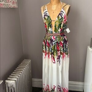 NWT Miss Avenue White Floral Maxi Dress